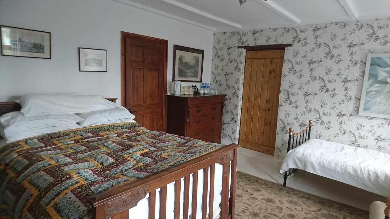 Middle Mill Bed and Breakfast Kidwelly Exterior foto